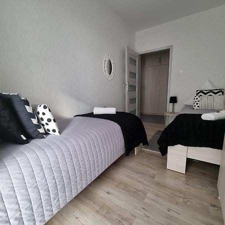Q Apart Gold-Trzy Pokoje, Manufaktura, Klimatyzacja I Garaz Gratis, Tv Max, Fv, Gwarancja Zadowolenia Łódź Exterior foto